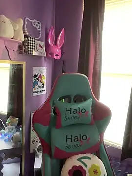 Snapshot of lolabunny9 chatting on December 2024 07:15:02 PM lolabunny9 online show from December 2024 07:15:02 PM