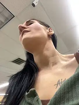 Snapshot of lolabunny9 chatting on December 2024 06:23:02 PM lolabunny9 online show from December 2024 06:23:02 PM