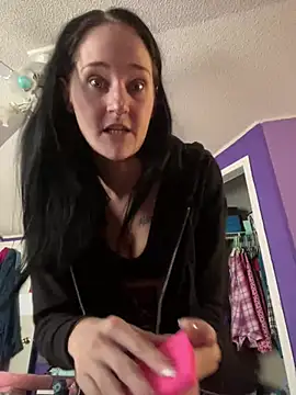 Snapshot of lolabunny9 chatting on December 2024 05:35:02 PM lolabunny9 online show from December 2024 05:35:02 PM