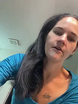 Snapshot of lolabunny9 chatting on January 2025 02:56:02 PM lolabunny9 online show from January 2025 02:56:02 PM