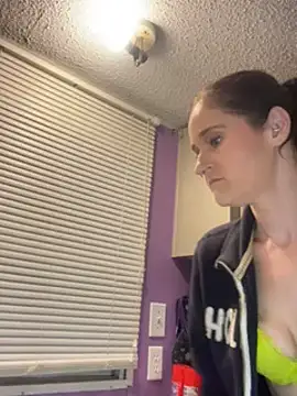 Snapshot of lolabunny9 chatting on January 2025 02:24:02 AM lolabunny9 online show from January 2025 02:24:02 AM