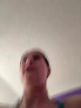 Snapshot of lolabunny9 chatting on February 2025 04:10:01 PM lolabunny9 online show from February 2025 04:10:01 PM