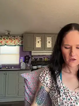 Snapshot of lolabunny9 chatting on February 2025 07:10:02 PM lolabunny9 online show from February 2025 07:10:02 PM