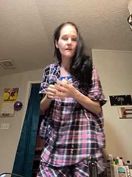 Snapshot of lolabunny9 chatting on February 2025 01:33:02 PM lolabunny9 online show from February 2025 01:33:02 PM