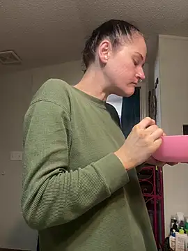 Snapshot of lolabunny9 chatting on February 2025 02:43:02 PM lolabunny9 online show from February 2025 02:43:02 PM