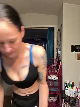 Snapshot of lolabunny9 chatting on March 2025 02:37:02 PM lolabunny9 online show from March 2025 02:37:02 PM