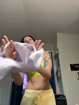 Snapshot of lolabunny9 chatting on March 2025 01:07:02 PM lolabunny9 online show from March 2025 01:07:02 PM