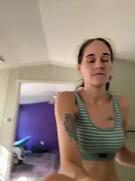 Snapshot of lolabunny9 chatting on September 2025 01:57:02 PM lolabunny9 online show from September 2025 01:57:02 PM