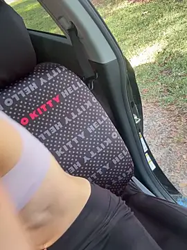 Snapshot of lolabunny9 chatting on October 2025 02:04:02 PM lolabunny9 online show from October 2025 02:04:02 PM