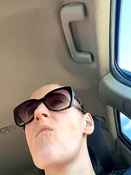 Snapshot of lolabunny9 chatting on November 2025 07:02:02 PM lolabunny9 online show from November 2025 07:02:02 PM