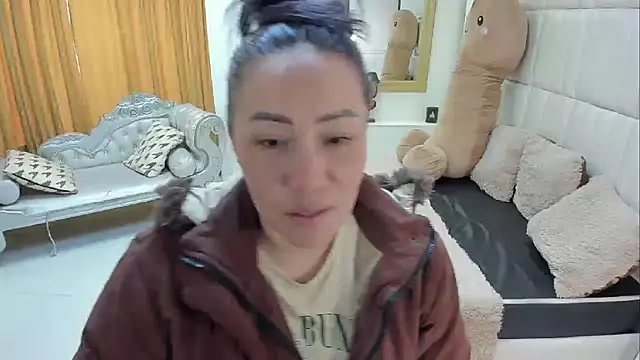 Snapshot of gaby_trent chatting on April 2026 04:33:02 PM gaby trent online show from April 2026 04:33:02 PM