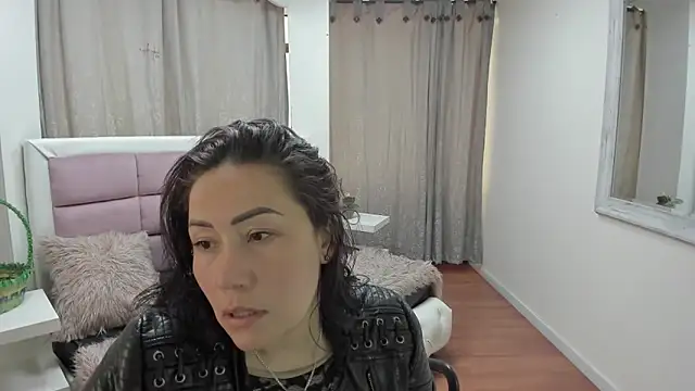 Snapshot of gaby_trent chatting on May 2026 04:24:01 PM gaby trent online show from May 2026 04:24:01 PM