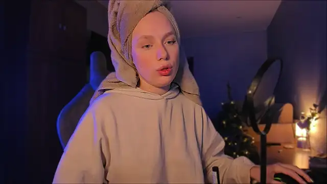 Rachel Ro online show from December 2024 04:10:01 PM