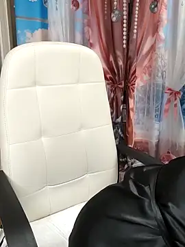 Snapshot of Mika_Passion chatting on April 2026 06:40:02 AM Mika Passion online show from April 2026 06:40:02 AM