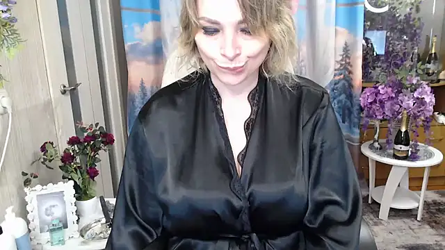 Snapshot of Mika_Passion chatting on April 2026 09:48:02 AM Mika Passion online show from April 2026 09:48:02 AM