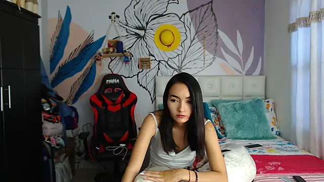 LinzyBaner online show from December 2024 09:28:01 PM