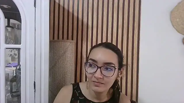 LinzyBaner online show from February 2025 06:05:01 PM