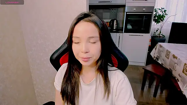 AyaMoon online show from November 2025 07:18:02 AM