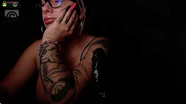 Snapshot of SonyaDevon chatting on September 2025 03:11:01 AM SonyaDevon online show from September 2025 03:11:01 AM