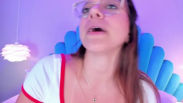 Snapshot of emperatriz_reyes chatting on February 2025 11:00:02 PM emperatriz reyes online show from February 2025 11:00:02 PM