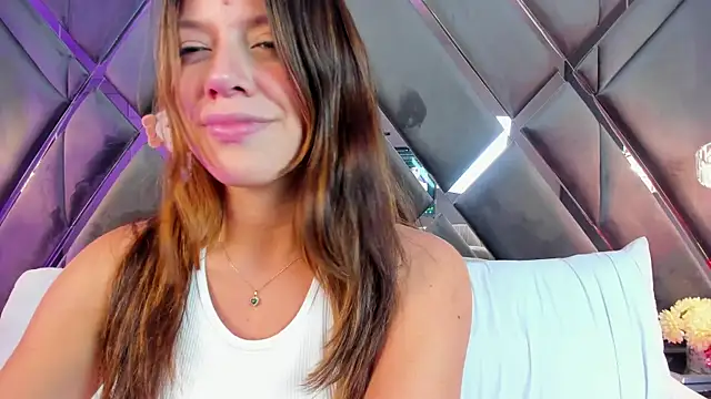 Snapshot of emperatriz_reyes chatting on March 2025 03:18:02 AM emperatriz reyes online show from March 2025 03:18:02 AM