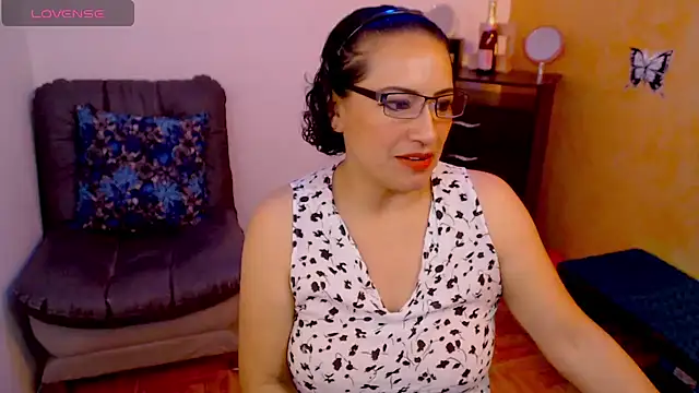 Snapshot of scarlet_wet chatting on December 2024 09:37:01 PM scarlet wet online show from December 2024 09:37:01 PM