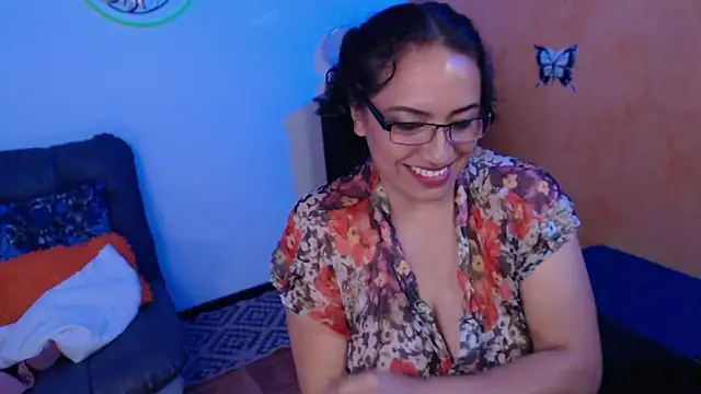 Snapshot of scarlet_wet chatting on March 2025 03:57:01 AM scarlet wet online show from March 2025 03:57:01 AM