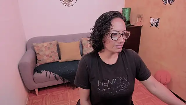 Snapshot of scarlet_wet chatting on December 2025 05:41:02 PM scarlet wet online show from December 2025 05:41:02 PM