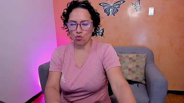 Snapshot of scarlet_wet chatting on March 2026 07:06:02 PM scarlet wet online show from March 2026 07:06:02 PM