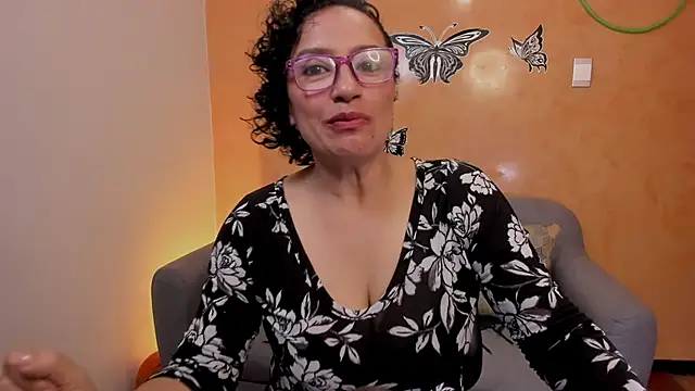 Snapshot of scarlet_wet chatting on April 2026 09:04:02 PM scarlet wet online show from April 2026 09:04:02 PM