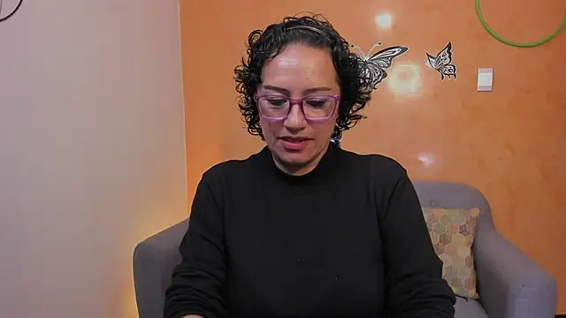 Snapshot of scarlet_wet chatting on April 2026 11:08:02 PM scarlet wet online show from April 2026 11:08:02 PM