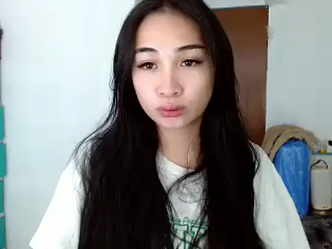 SweetLilly 18 online show from December 2024 05:59:01 PM