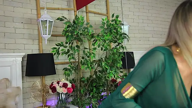 Snapshot of EmillyBronte chatting on March 2026 08:30:02 PM EmillyBronte online show from March 2026 08:30:02 PM