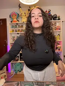 Snapshot of Sweet_sully__ chatting on April 2026 04:37:01 PM Sweet sully online show from April 2026 04:37:01 PM