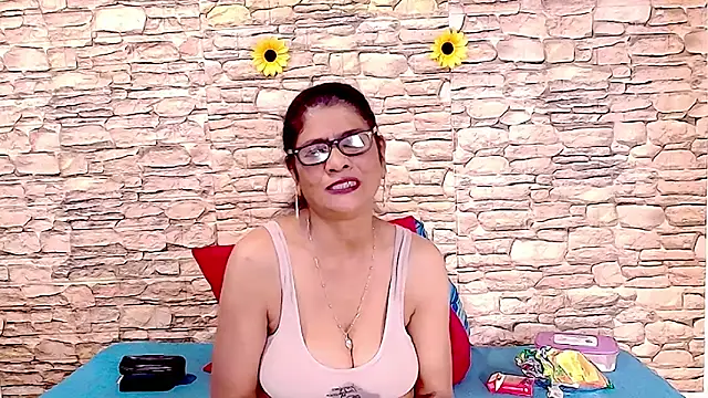 Snapshot of IndianAllure chatting on May 2026 05:48:01 AM IndianAllure online show from May 2026 05:48:01 AM