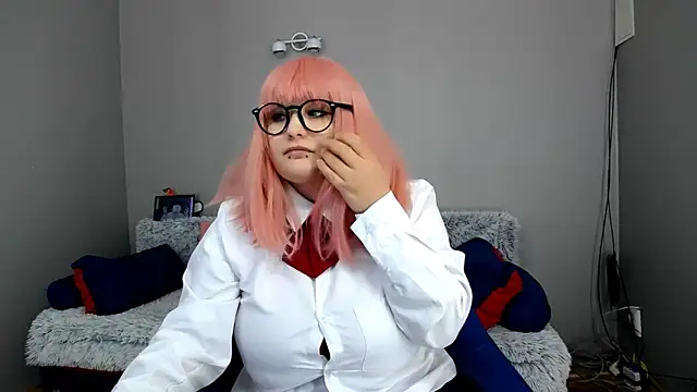 Snapshot of Estheri chatting on January 2025 08:00:02 AM Estheri online show from January 2025 08:00:02 AM