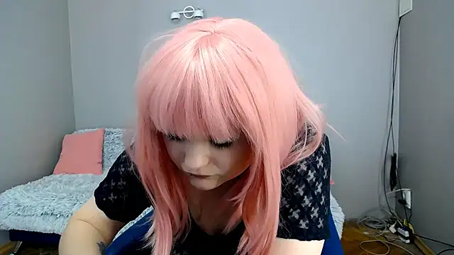 Snapshot of Estheri chatting on February 2025 01:54:01 PM Estheri online show from February 2025 01:54:01 PM