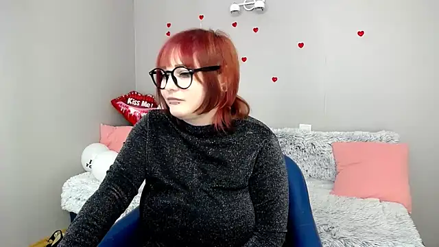 Snapshot of Estheri chatting on February 2025 10:56:02 AM Estheri online show from February 2025 10:56:02 AM