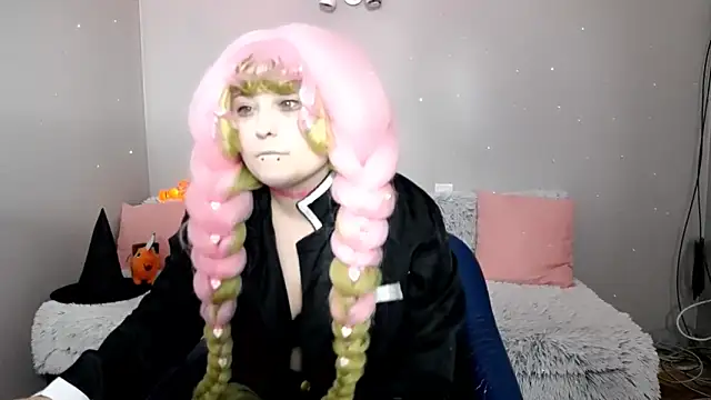 Snapshot of Estheri chatting on October 2025 06:50:02 AM Estheri online show from October 2025 06:50:02 AM