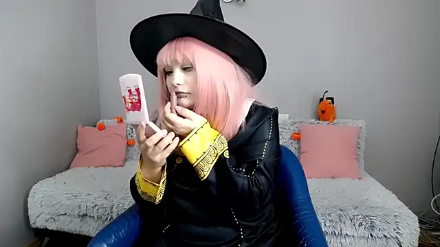 Snapshot of Estheri chatting on October 2025 07:12:02 AM Estheri online show from October 2025 07:12:02 AM