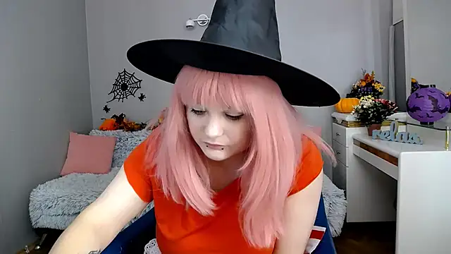 Snapshot of Estheri chatting on October 2025 07:21:01 AM Estheri online show from October 2025 07:21:01 AM