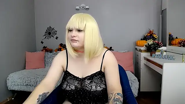 Snapshot of Estheri chatting on November 2025 07:20:01 AM Estheri online show from November 2025 07:20:01 AM