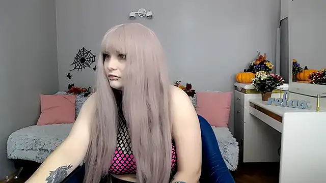 Snapshot of Estheri chatting on November 2025 07:40:01 AM Estheri online show from November 2025 07:40:01 AM