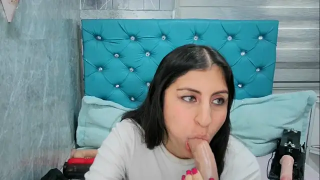 MAARYMOON online show from March 2025 05:45:01 PM