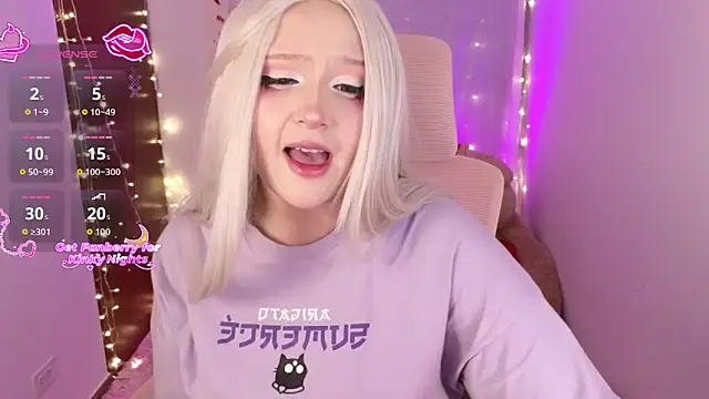 KuroChan420 online show from November 2025 01:29:01 AM