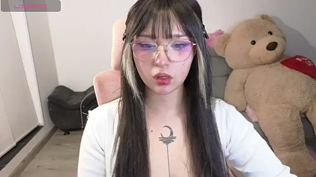 Snapshot of KuroChan420 chatting on March 2026 03:56:02 AM KuroChan420 online show from March 2026 03:56:02 AM