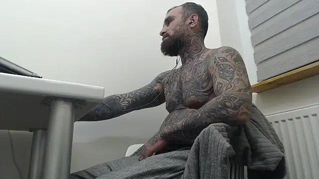 master4bitch24 online show from November 2025 09:24:01 PM