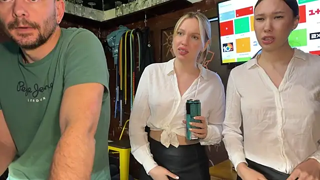 Snapshot of dirtypub chatting on March 2025 09:21:01 PM dirtypub online show from March 2025 09:21:01 PM