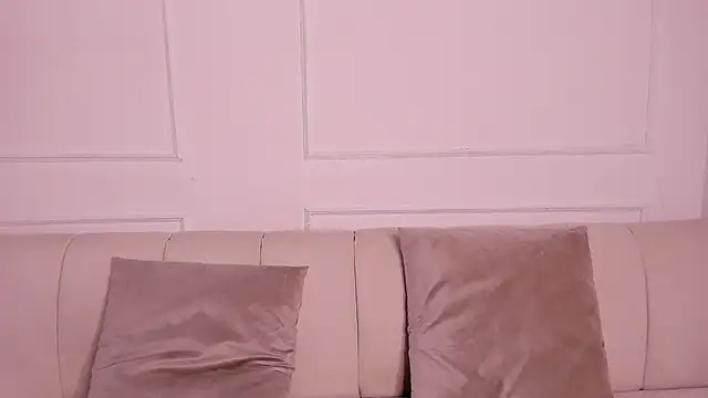 Emma jonness online show from January 2025 07:29:02 PM