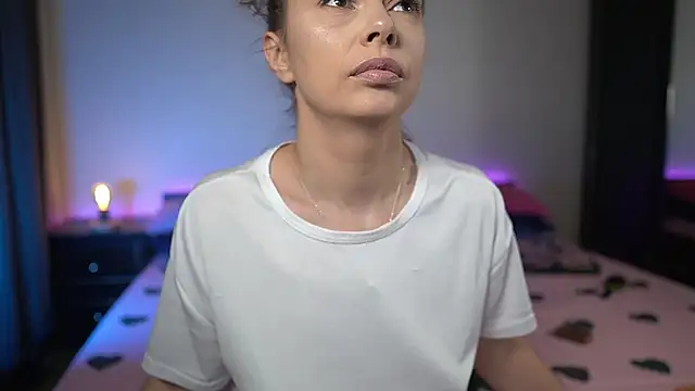 TiffanyPierce online show from November 2025 09:15:01 PM